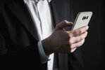 Smartphone_Mann_Pixabay_655_36.jpg