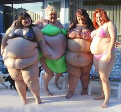 Omas im bikini