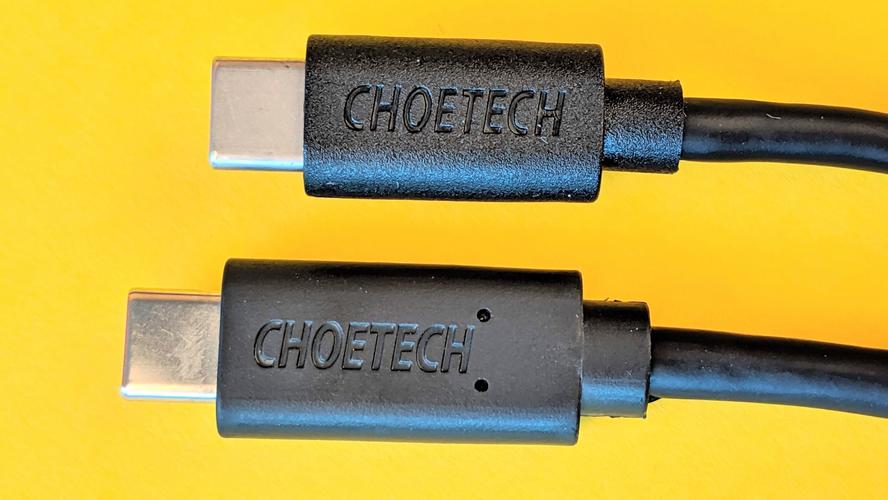 Schon die Dicke des Kabels und die Länge des Steckers geben erste Hinweise auf die Qualität des USB-C-Kabels.