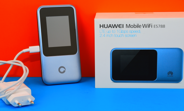 Huawei E5788: Gigabit-LTE-Router für die Hosentasche
